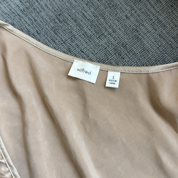 Aritzia Wilfred Tonka satin blouse NWT - Picture 13 of 16